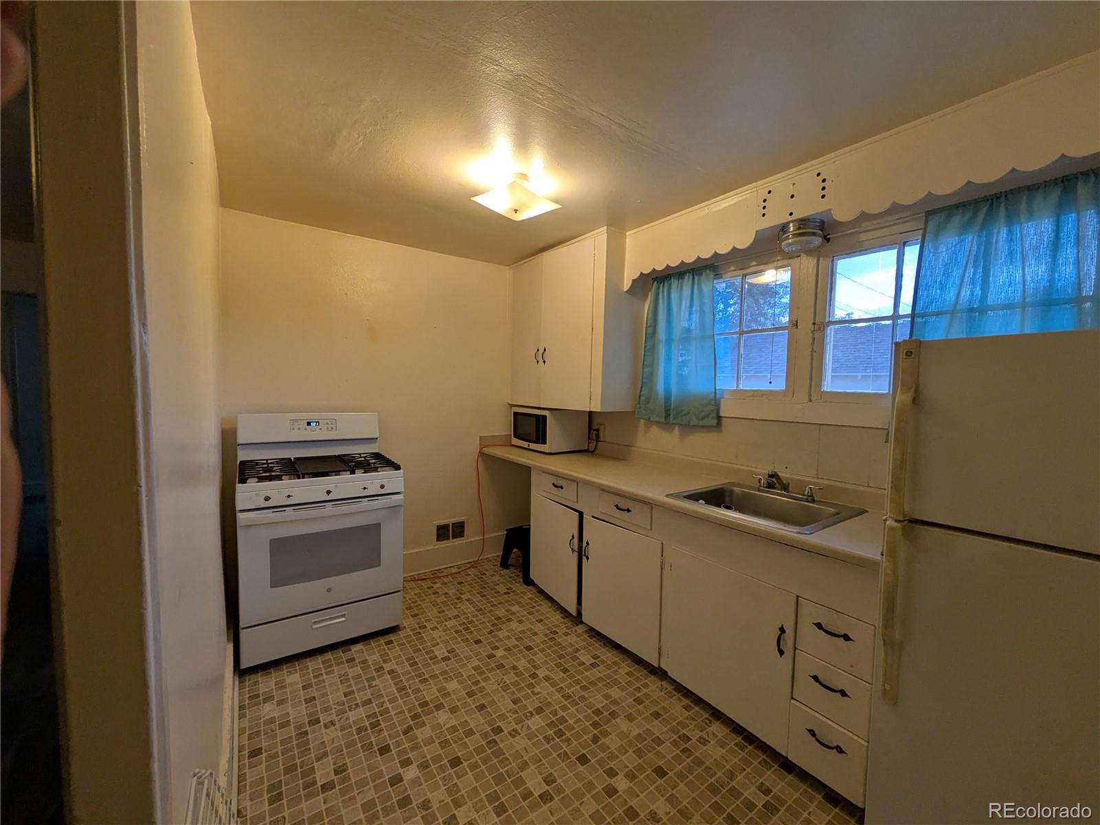 126 S 9th Avenue