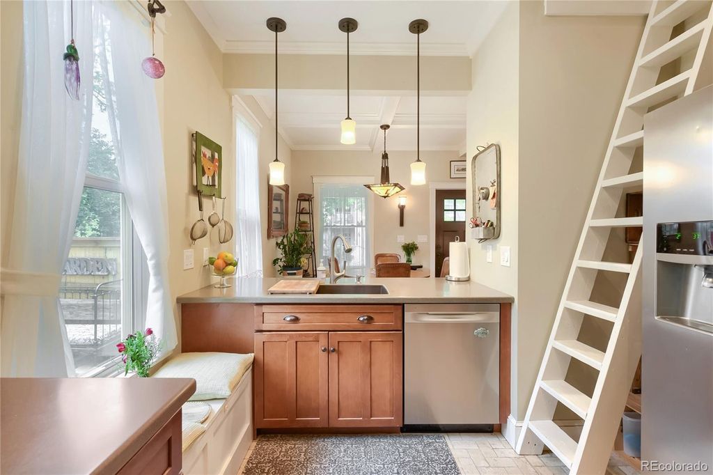 Photo of 5736 S Bemis Street, Littleton, CO 80120 (MLS # 8385087)