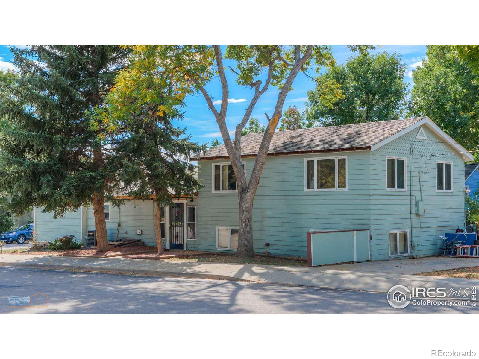 Photo 2 of 37 of 937 La Farge Avenue house