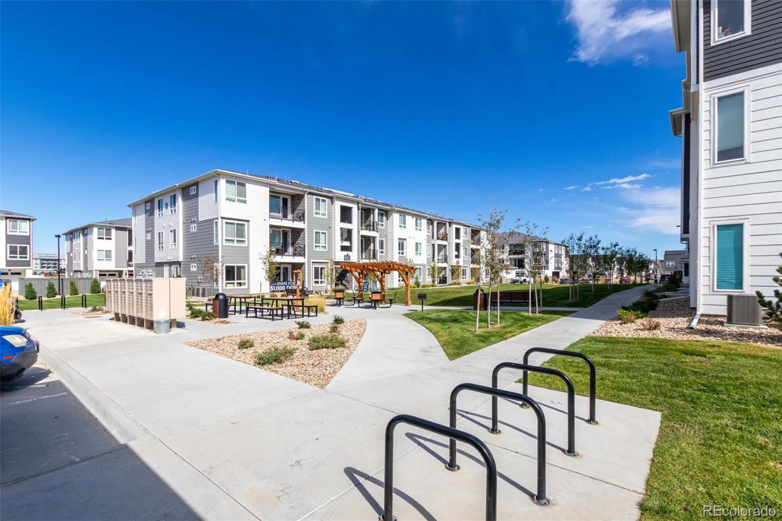 6153 N Ceylon Street 9-102