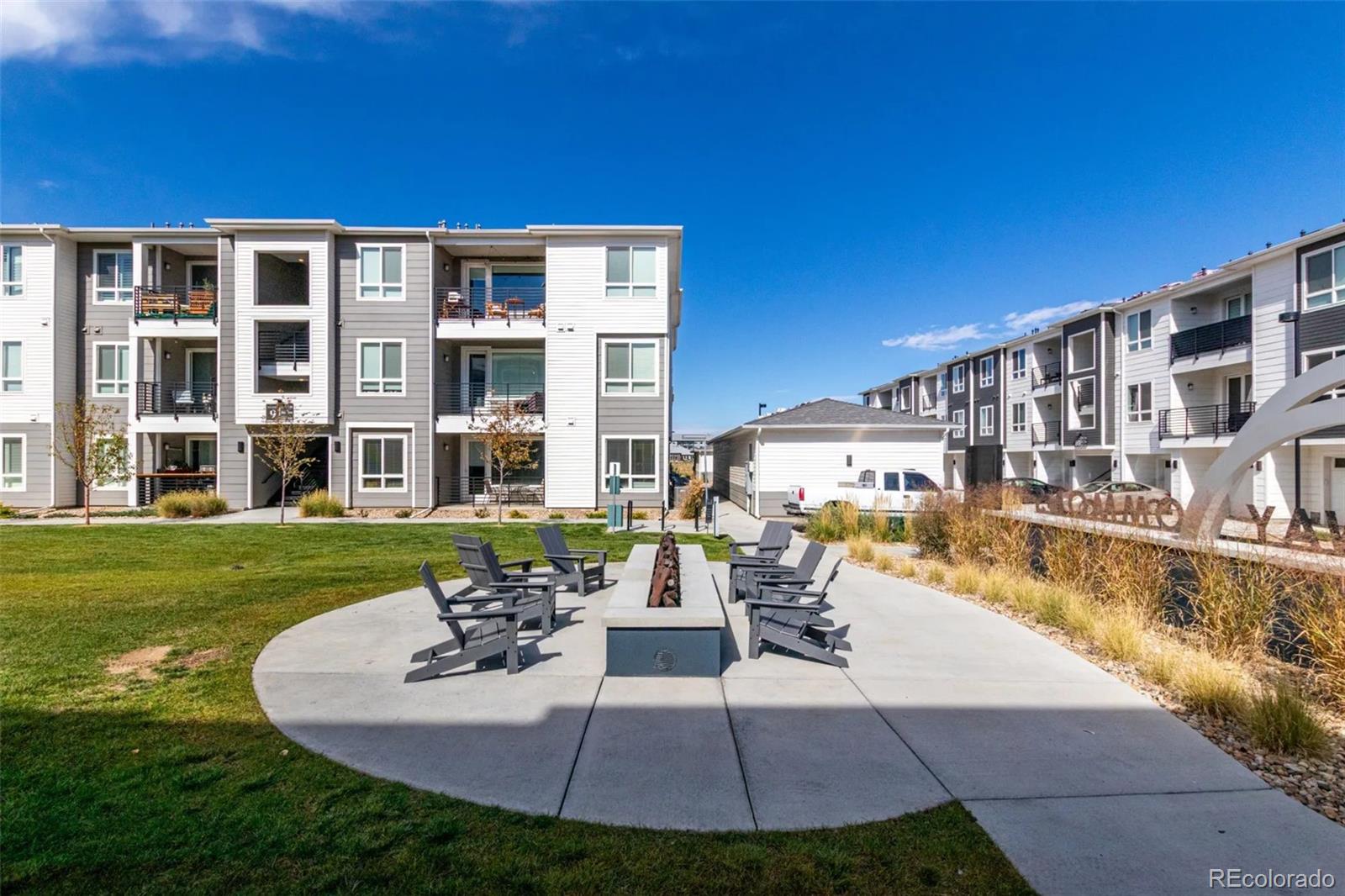 6153 N Ceylon Street 9-102