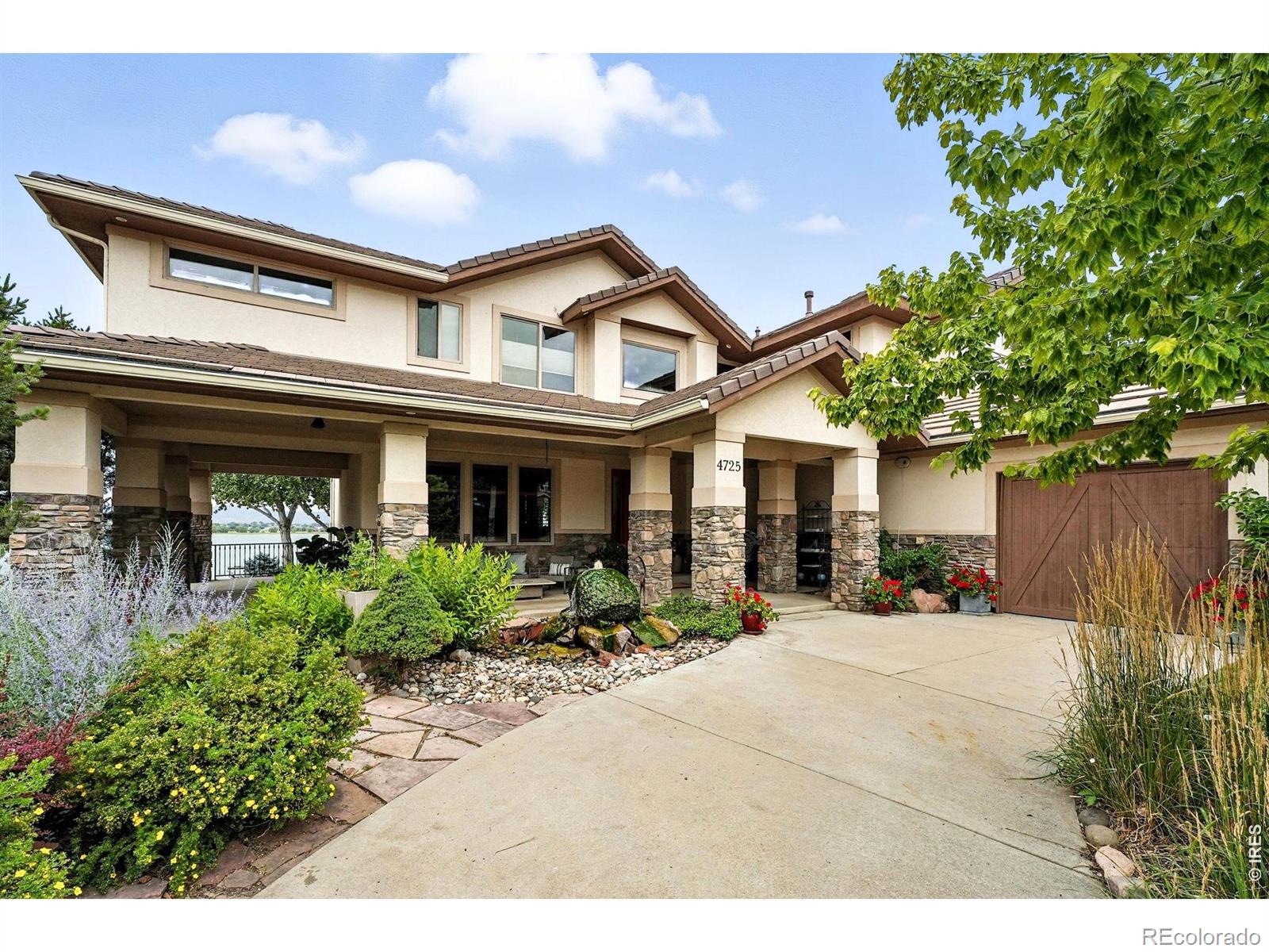 4725 Valley Oak Drive