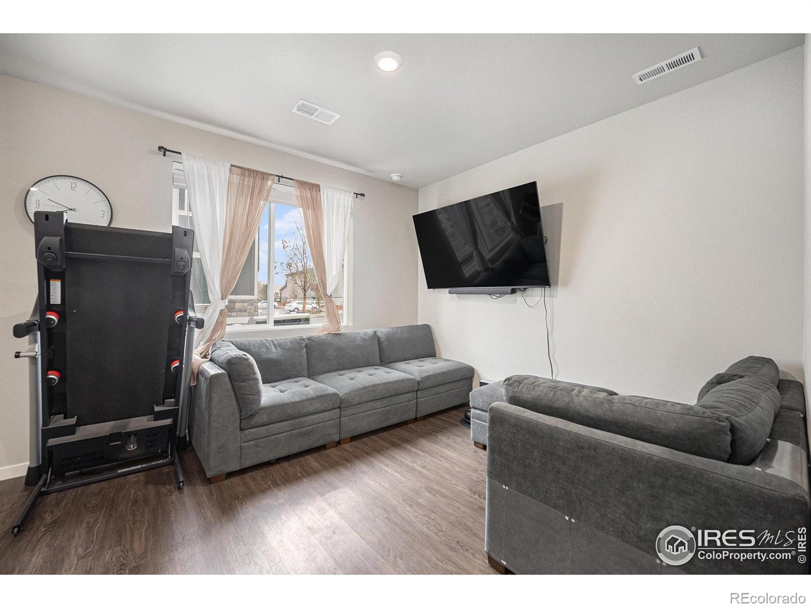 1353 Reynolds Street 10