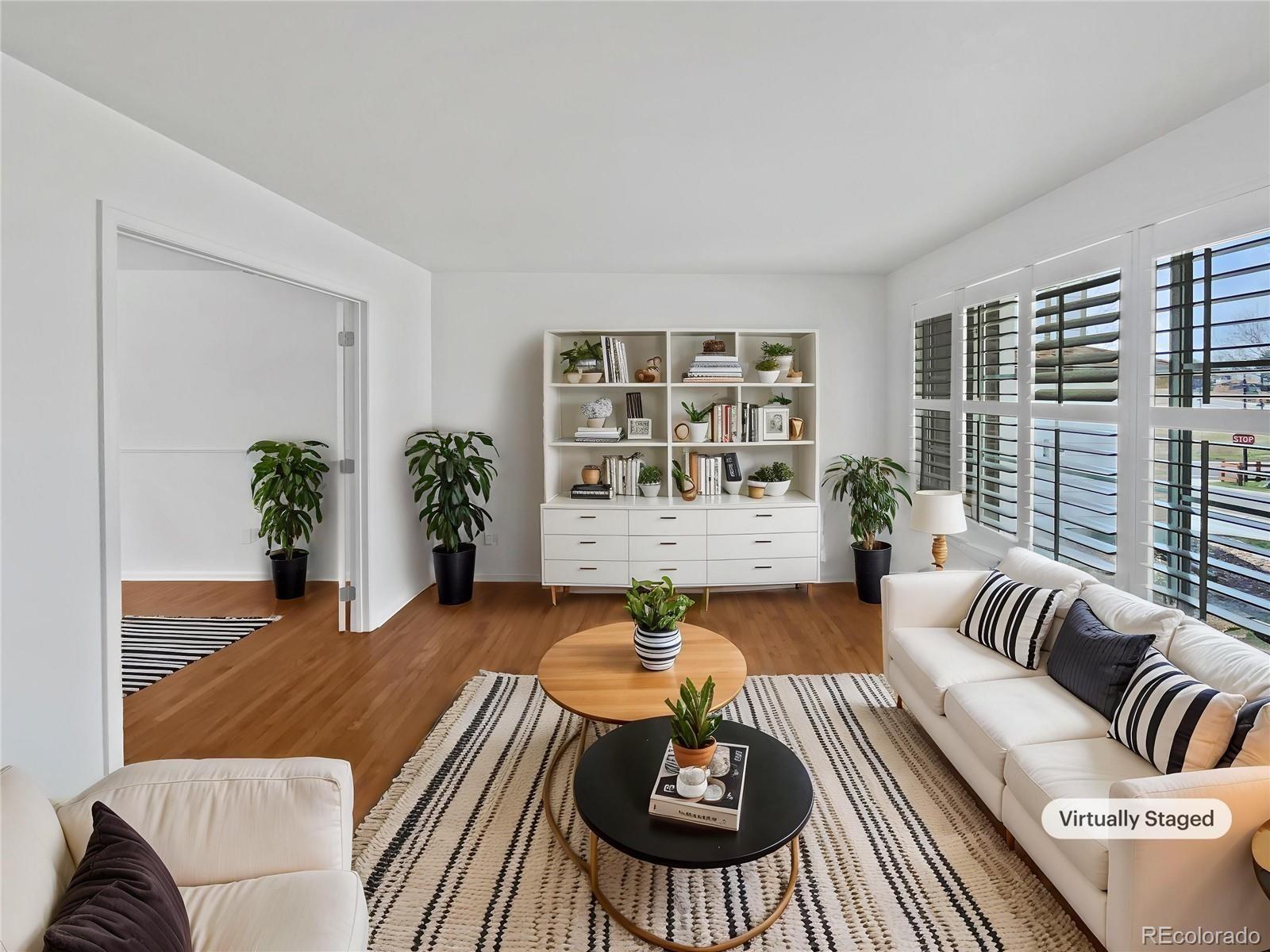 9115 W Hinsdale Place