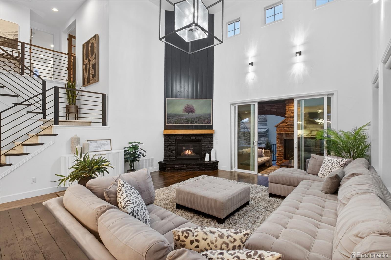 219 Maplehurst Point