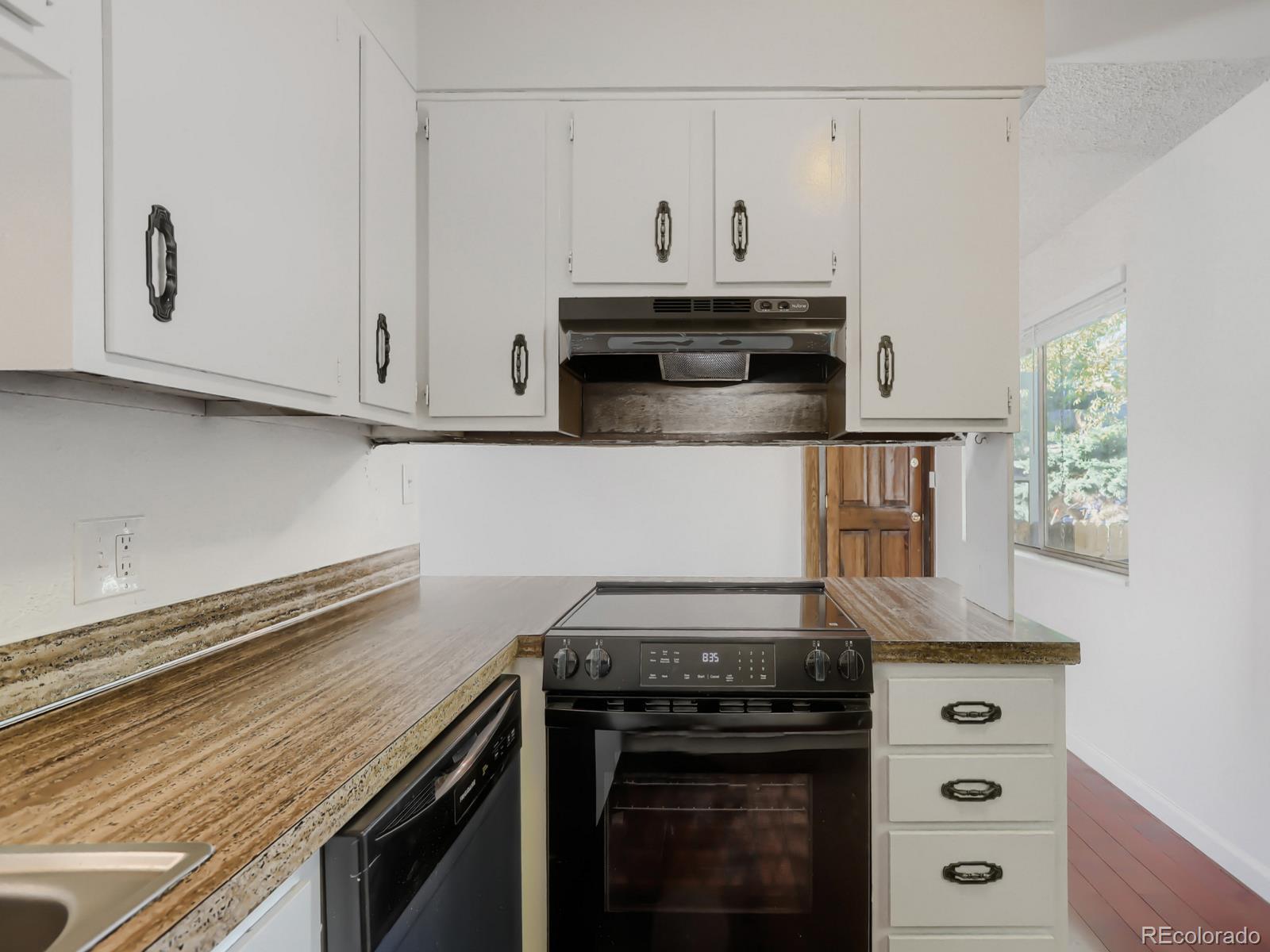 9457 W 56th Place