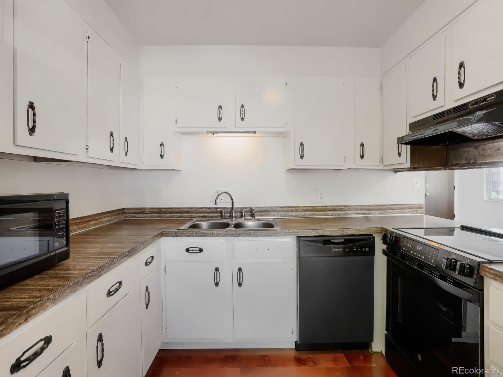 9457 W 56th Place