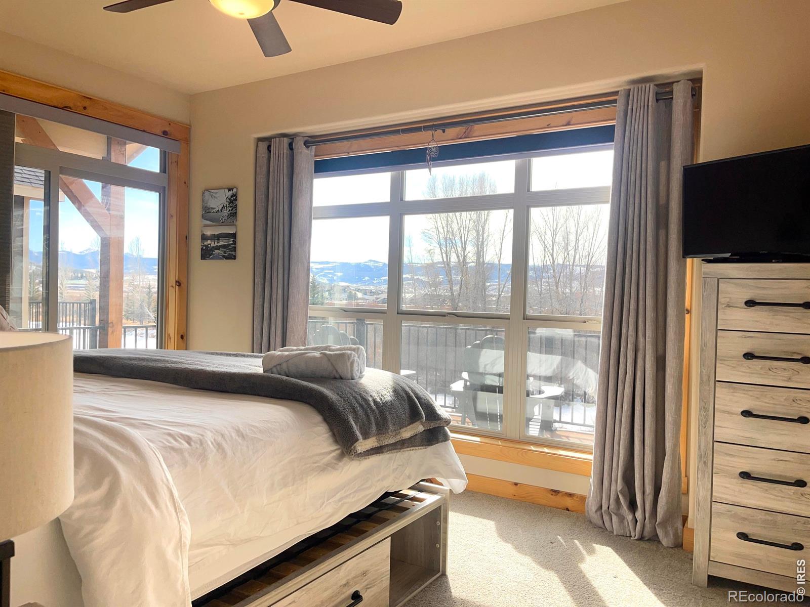 134 Edgewater Circle