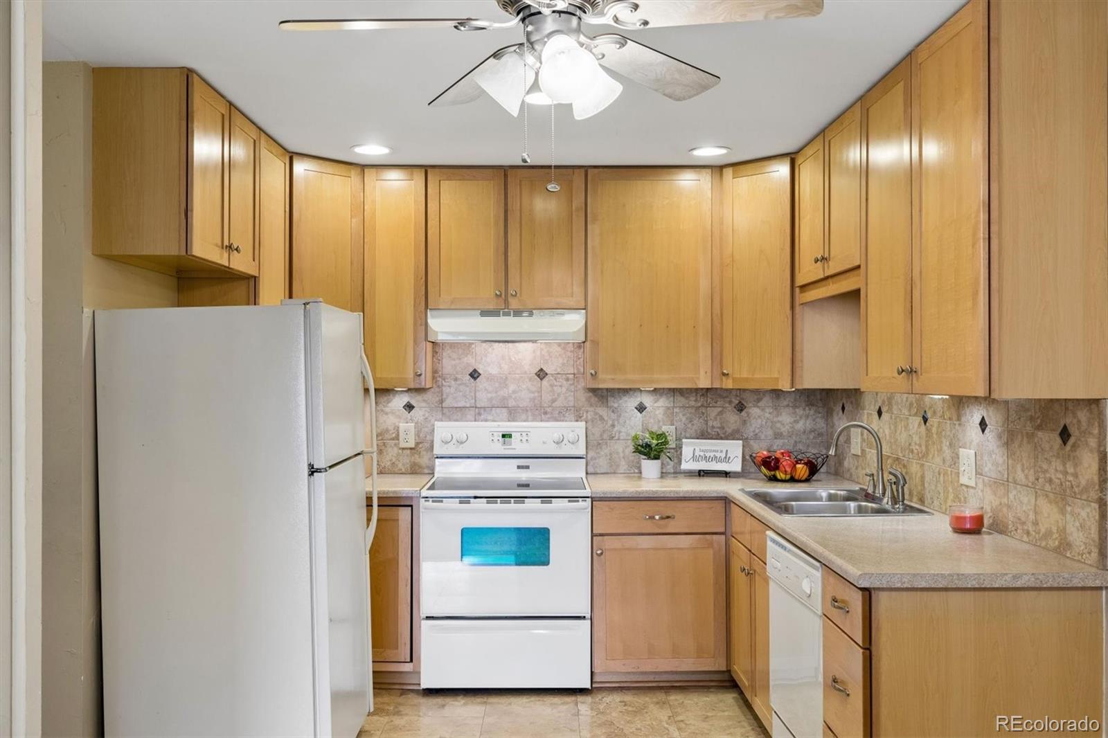650 S Clinton Street 2D