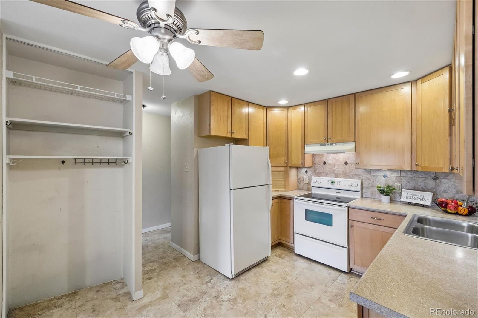 650 S Clinton Street 2D