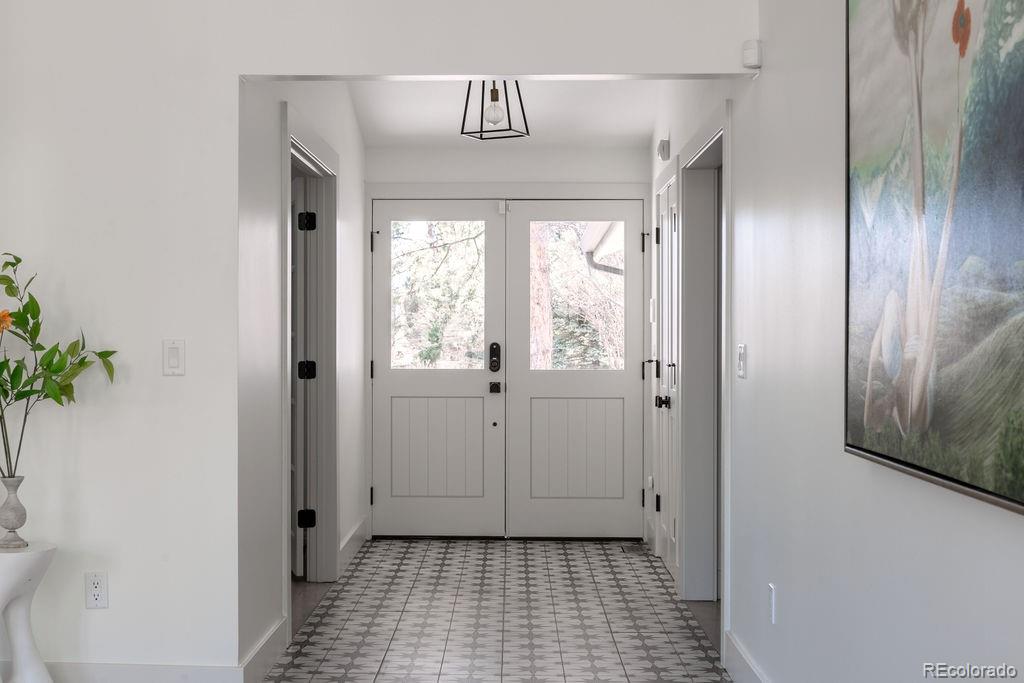 5151 W Wagon Trail Road