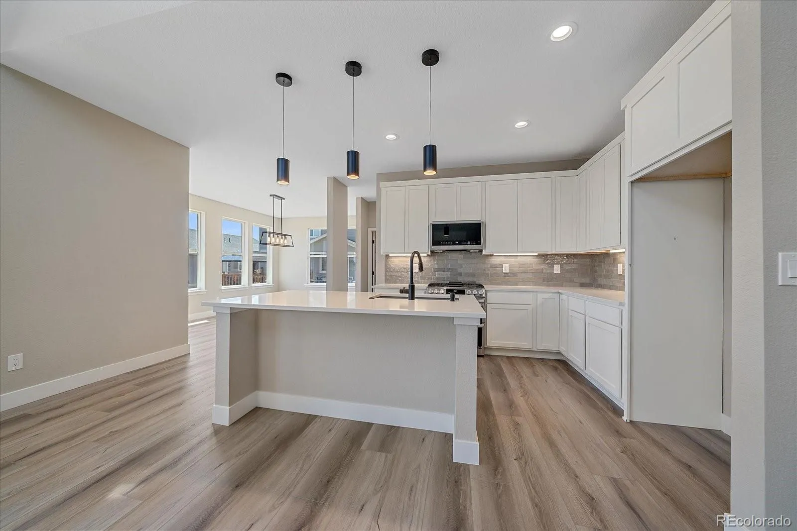 Firestone, Colorado 80504, United States, 4 Bedrooms Bedrooms, ,3 BathroomsBathrooms,Residential,Active,119006