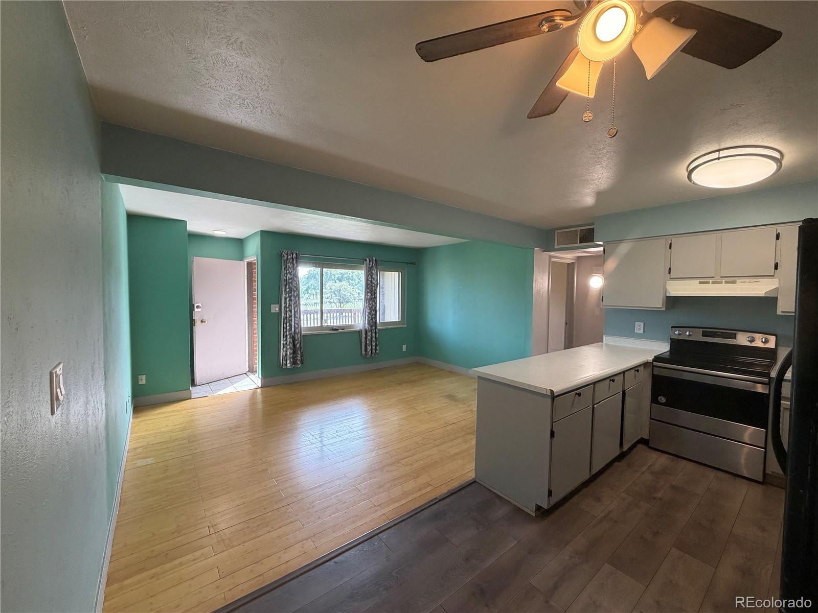 3663 S Sheridan Boulevard P11