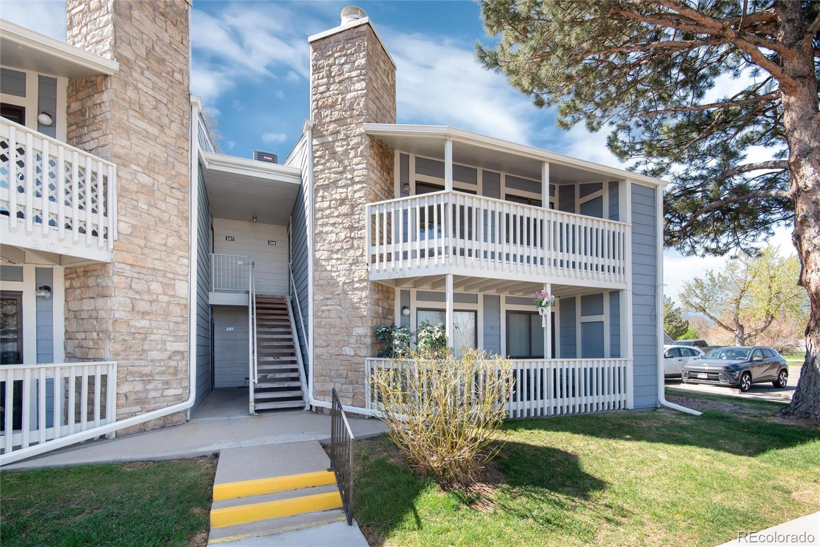 8335 Fairmount Drive 7-208
