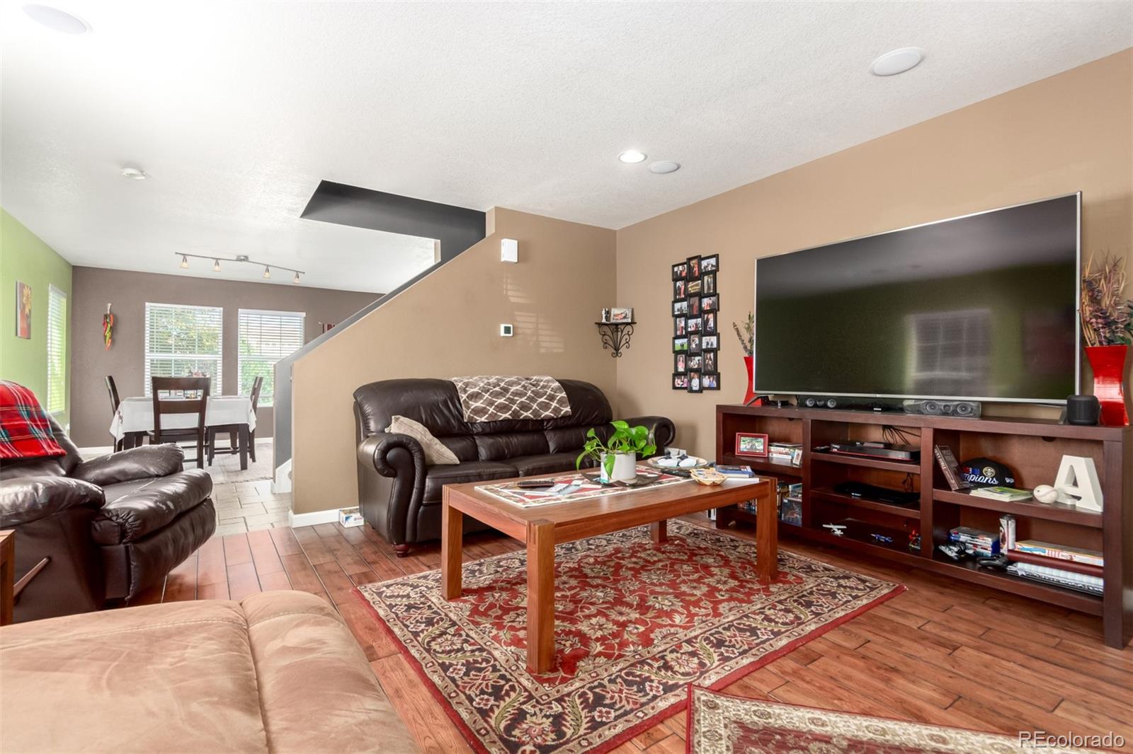 3505 Dinosaur Street