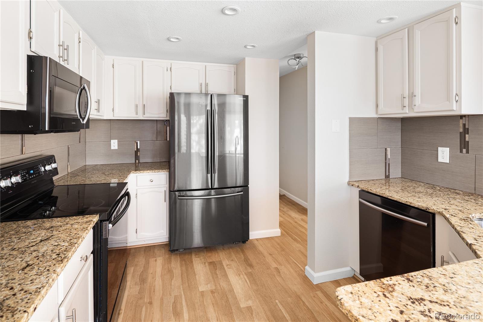 2060 E Phillips Lane