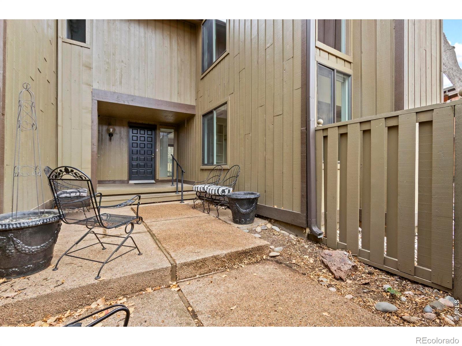 1901 Waters Edge Street F