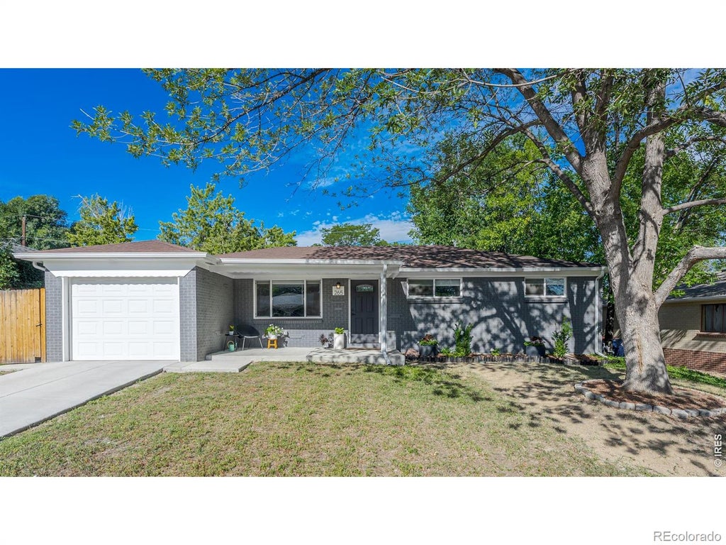Photo of 265 Jade Street, Broomfield, CO 80020 (MLS # IR1066931)