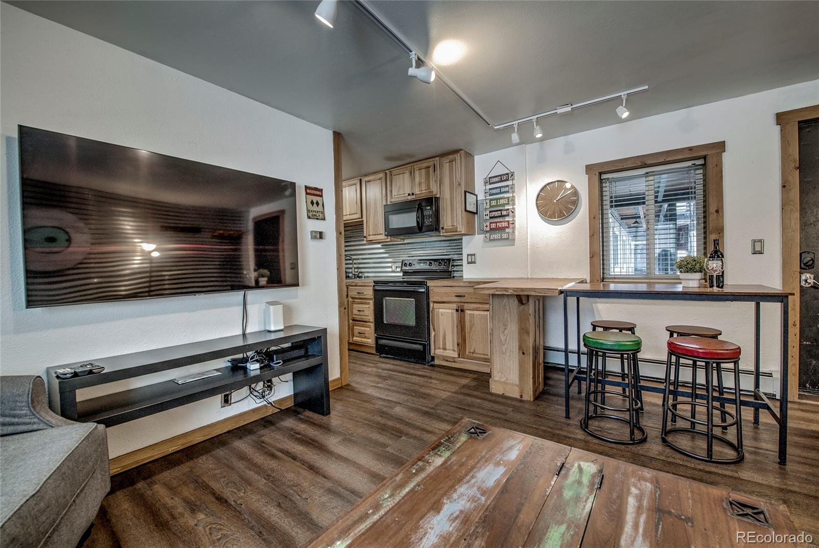 214 S Harris Street 106