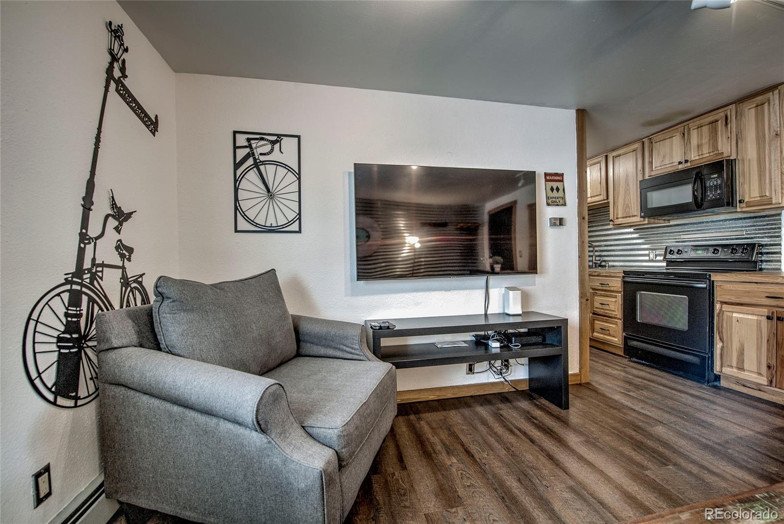 214 S Harris Street 106