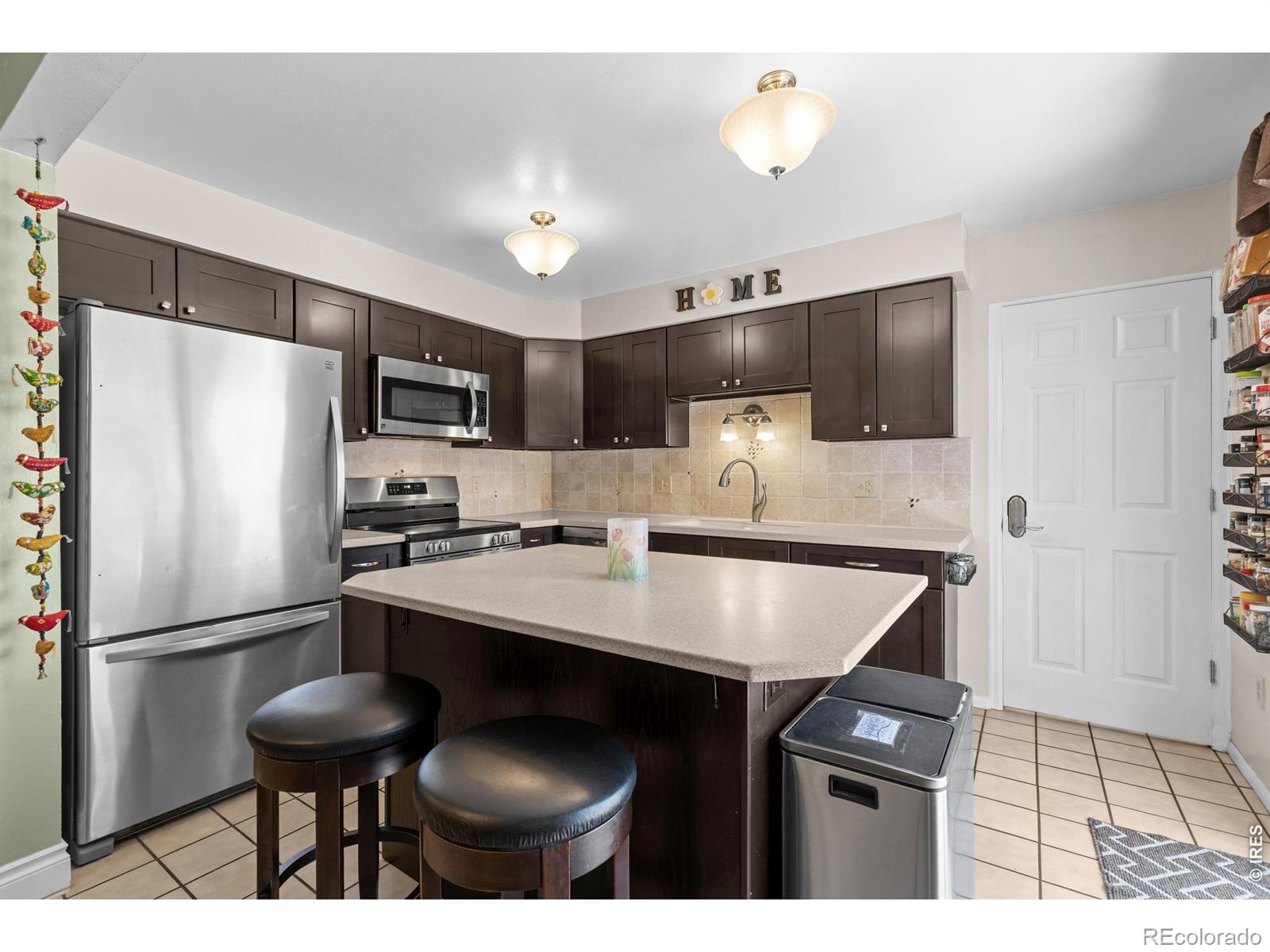 10933 W 67th Place