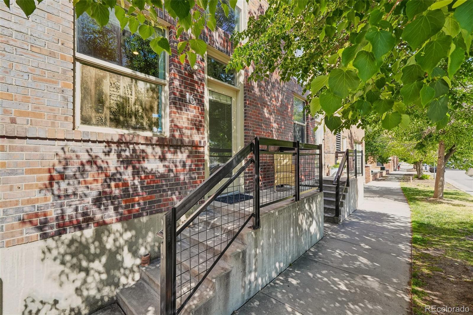 1111 Osage Street 16