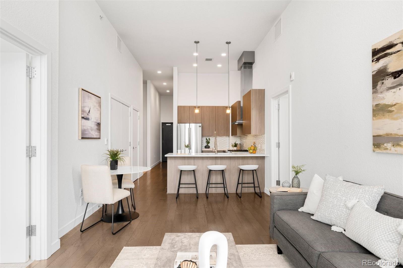 1616 S Broadway 300