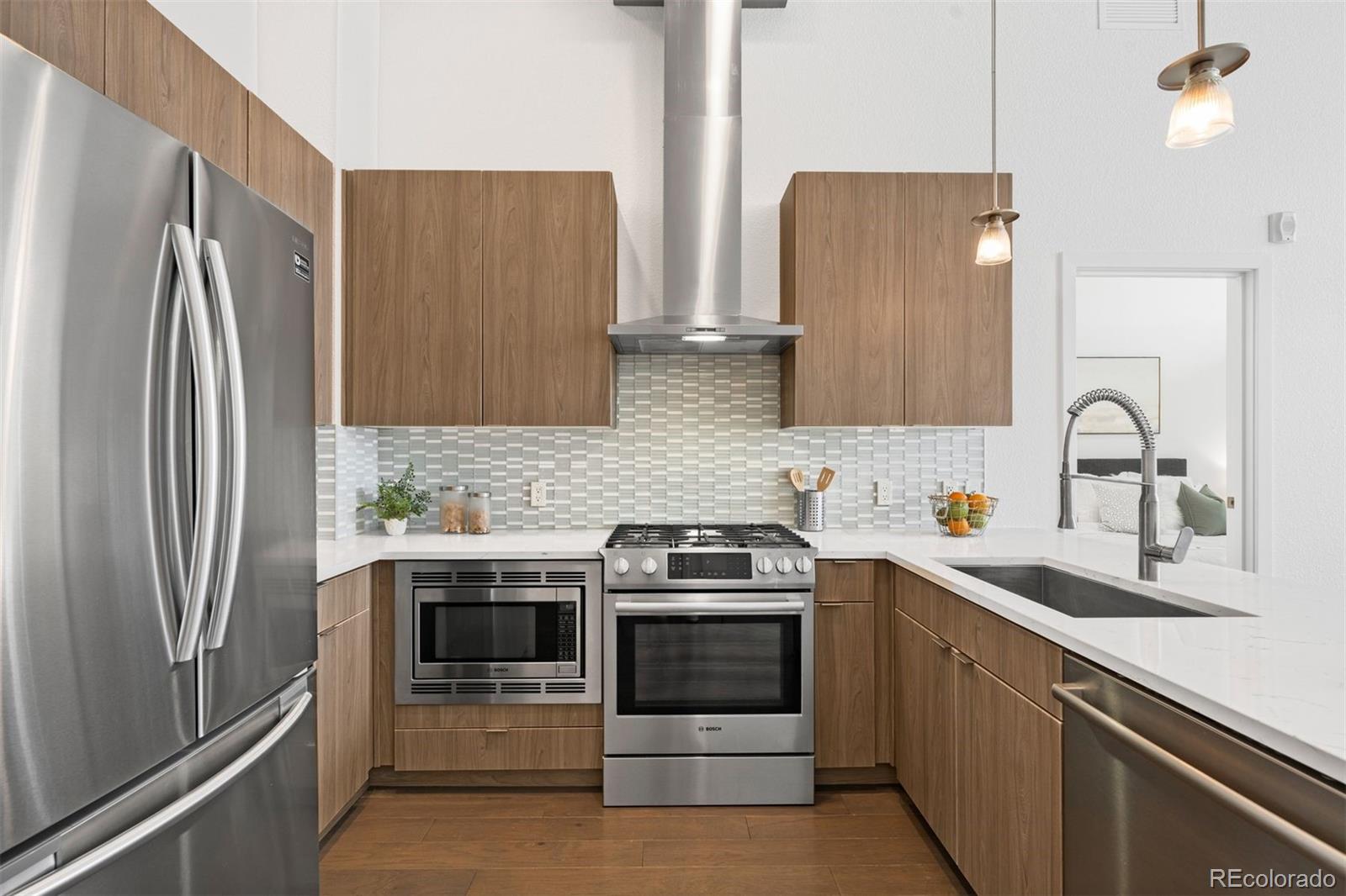1616 S Broadway 300