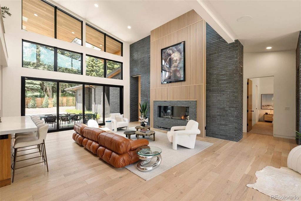 Photo of 975 S Monroe Street, Denver, CO 80209 (MLS # 8332672)