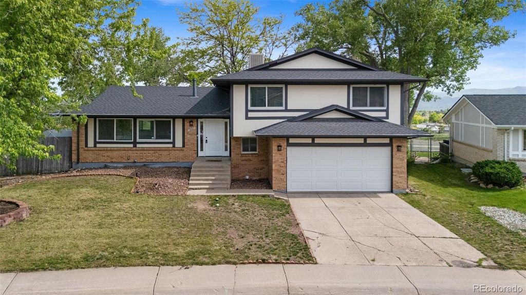 Photo of 12992 W Jewell Circle, Lakewood, CO 80228 (MLS # 6121228)
