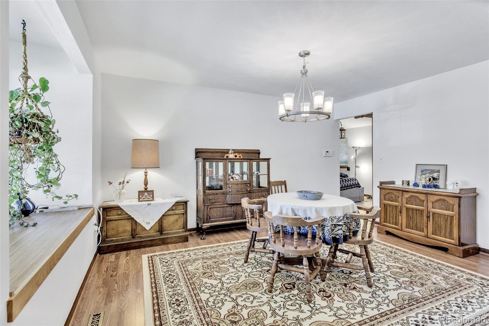 3894 E Long Place