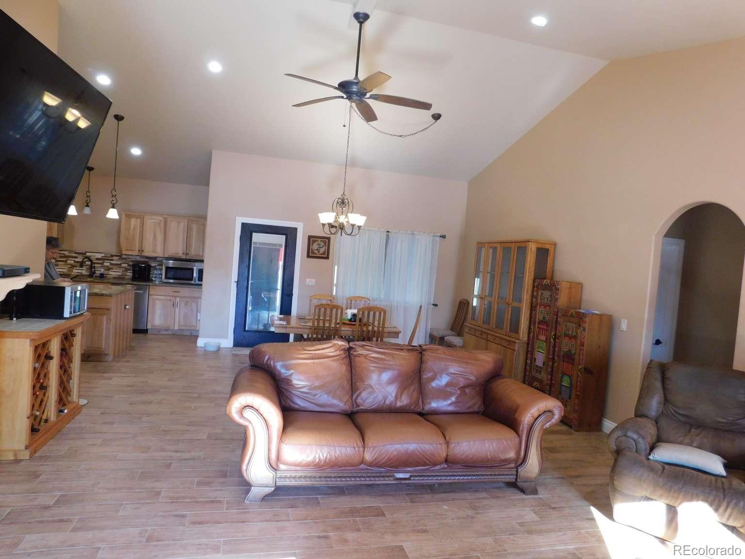 1437 Criterion Street