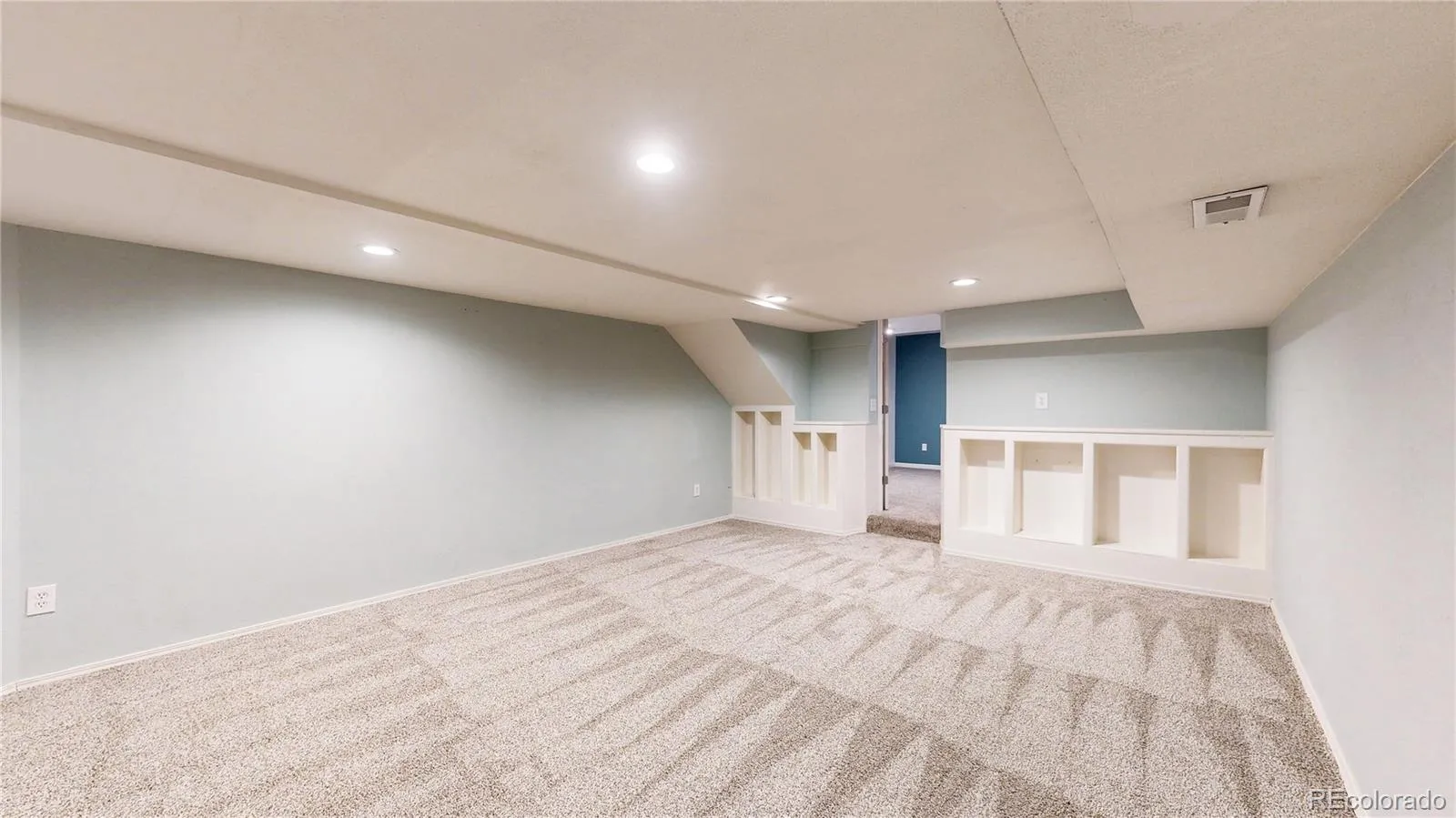 Broomfield, Colorado 80020, United States, 4 Bedrooms Bedrooms, ,3 BathroomsBathrooms,Residential,Pending,82248