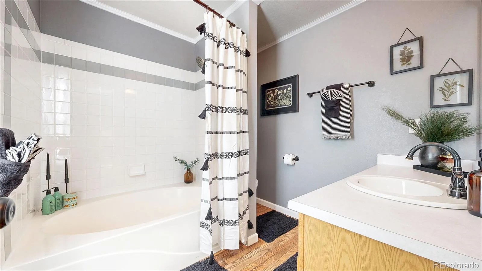 Broomfield, Colorado 80020, United States, 4 Bedrooms Bedrooms, ,3 BathroomsBathrooms,Residential,Pending,82248