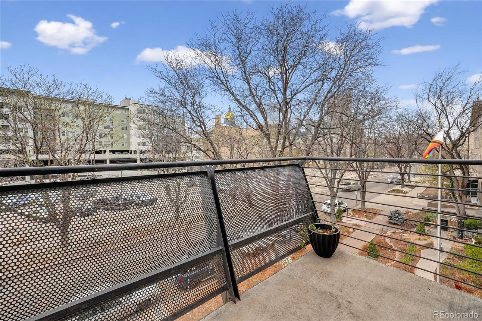 1336 N Logan Street 401