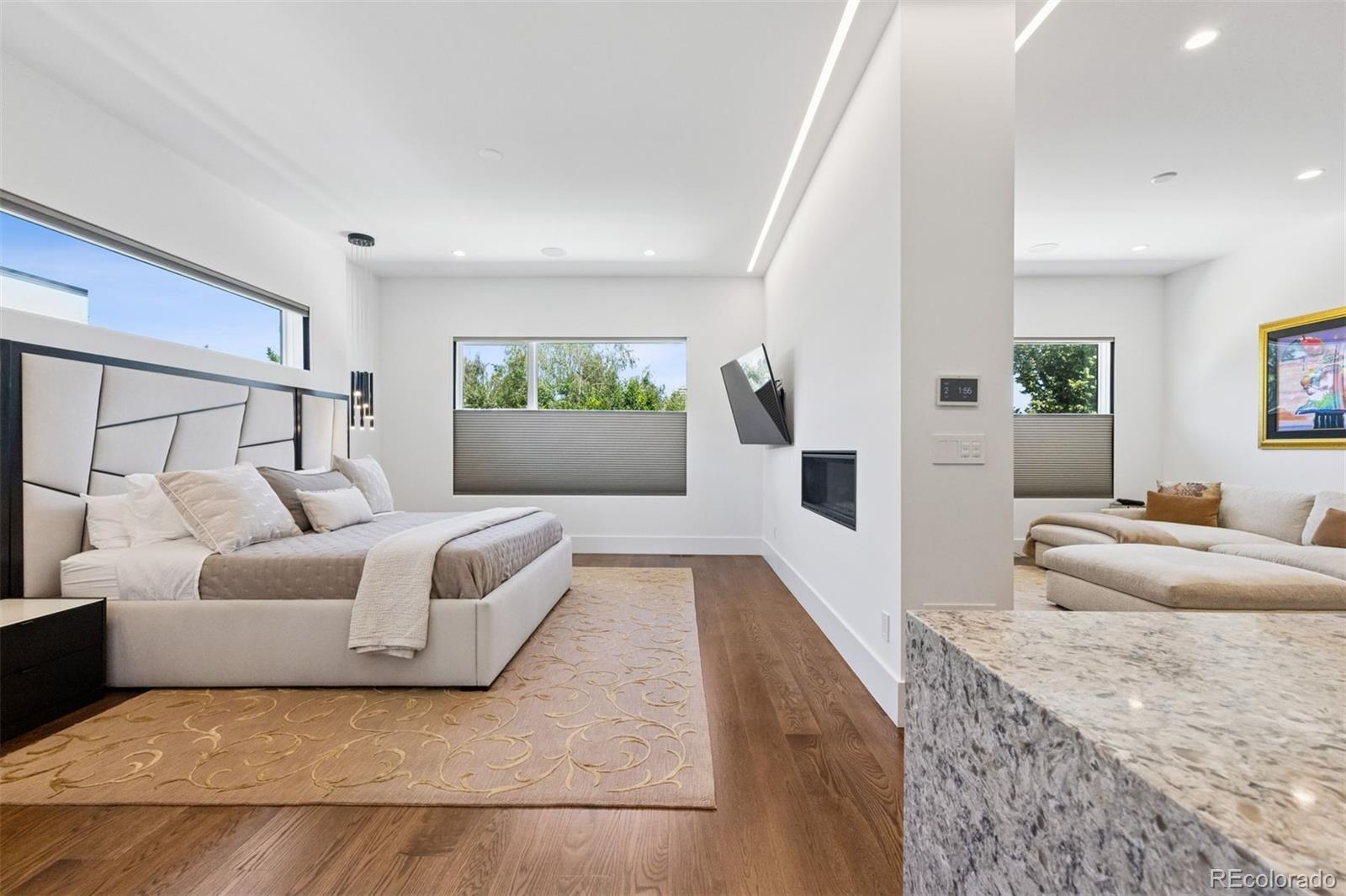 164 S Fairfax Street