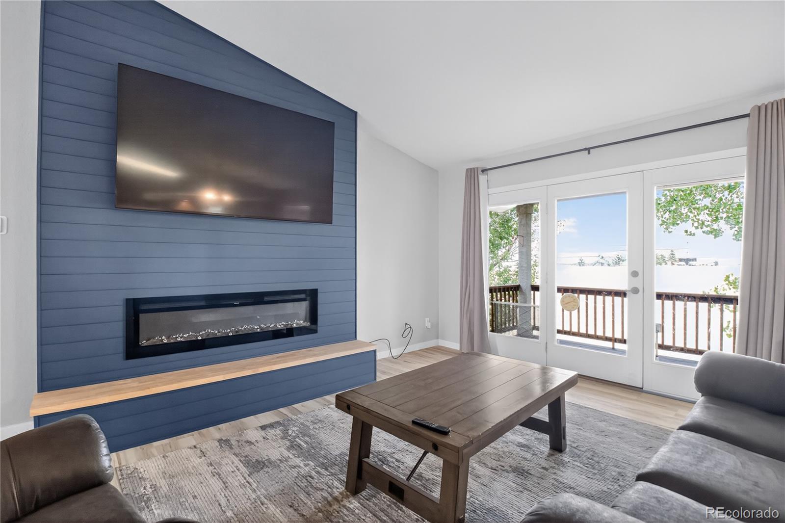 235 Las Lunas Street