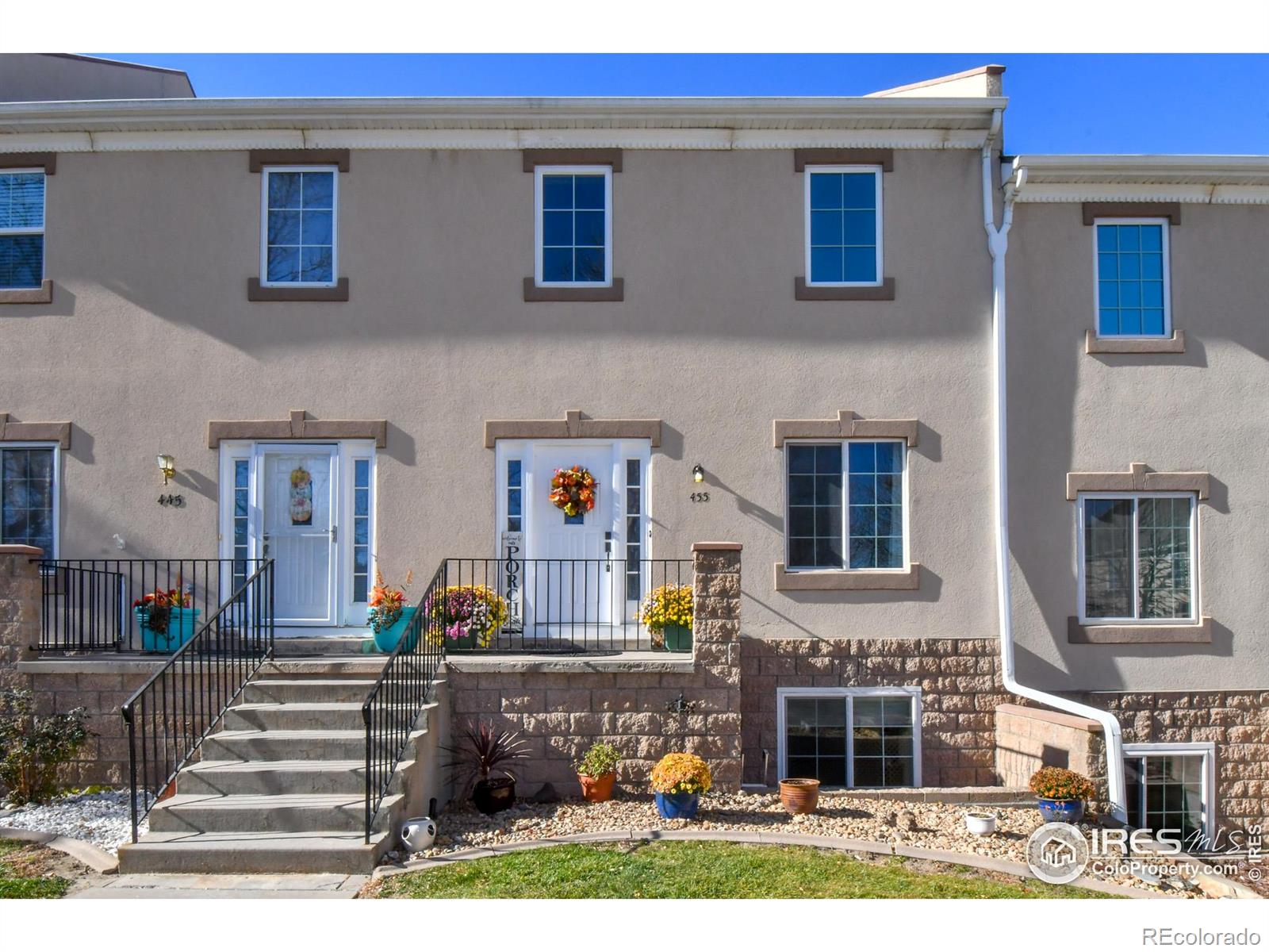 455 Saint Charles Place