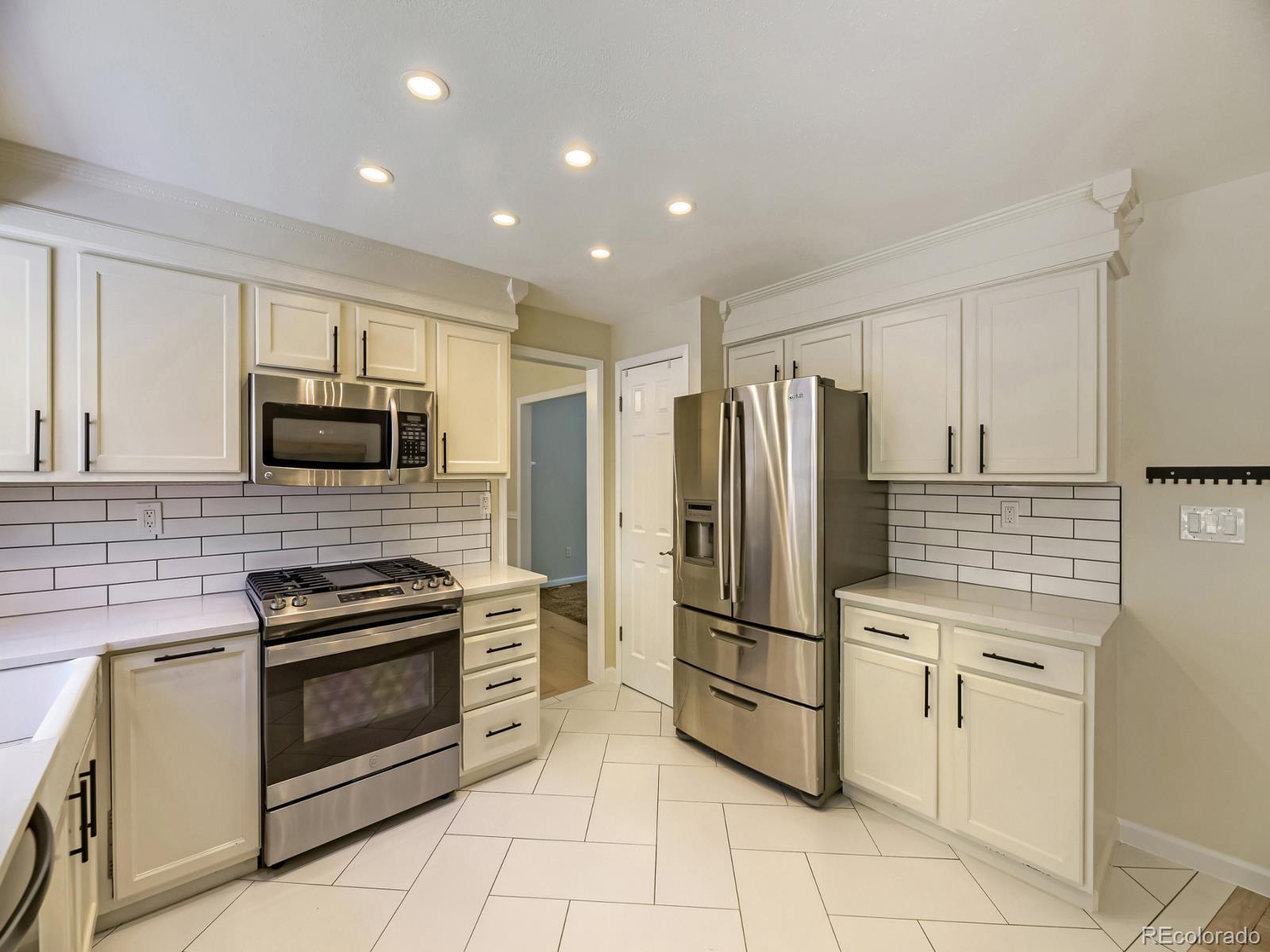 7654 W Ontario Place