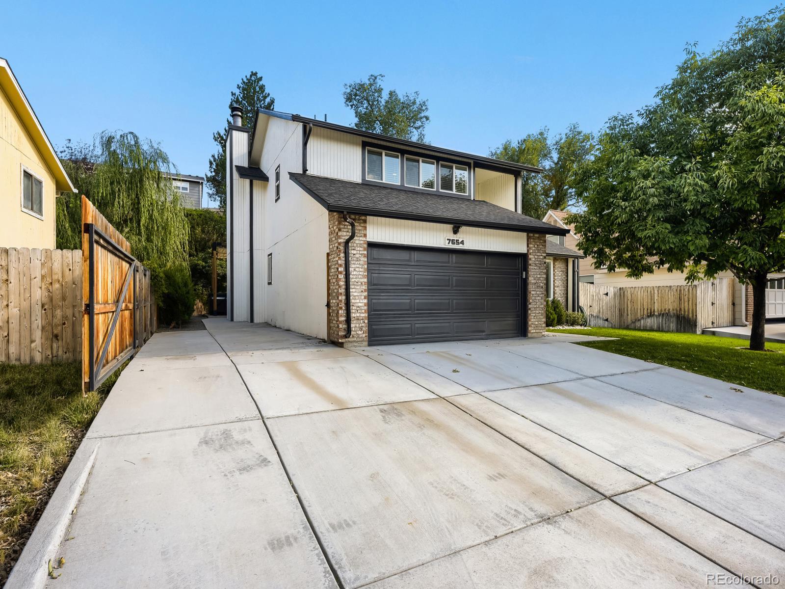 7654 W Ontario Place