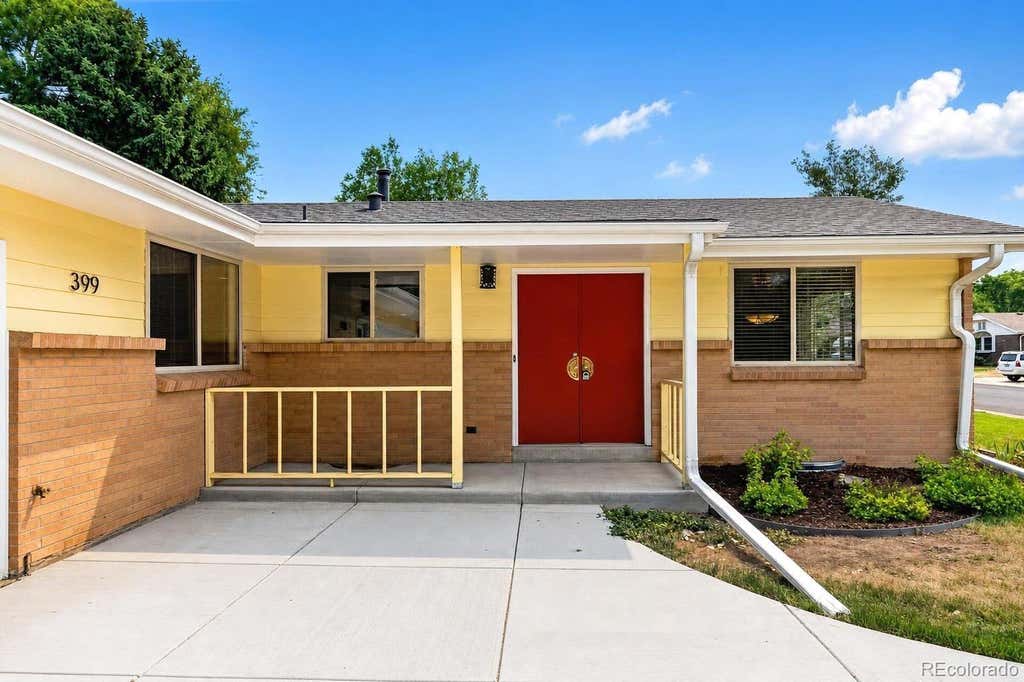 Photo of 399 W Caley Drive, Littleton, CO 80120 (MLS # 7164287)