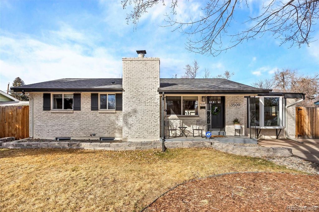 Photo of 3509 W Alamo Place, Littleton, CO 80123 (MLS # 6180148)