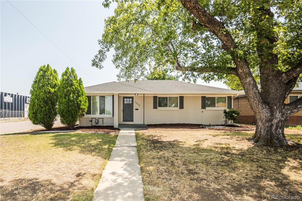 Photo of 3690 Leyden Street, Denver, CO 80207 (MLS # 8261624)