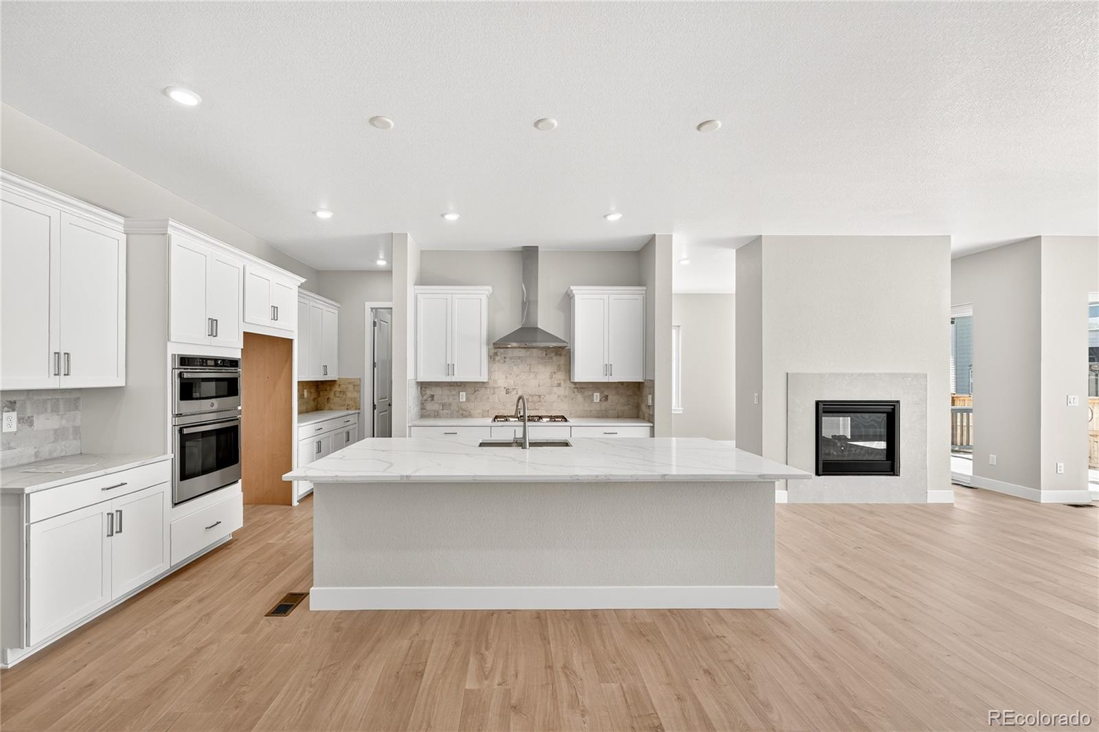 16656 W 93rd Place