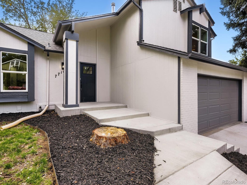 Photo of 7711 S Rosemary Way, Centennial, CO 80112 (MLS # 4646780)
