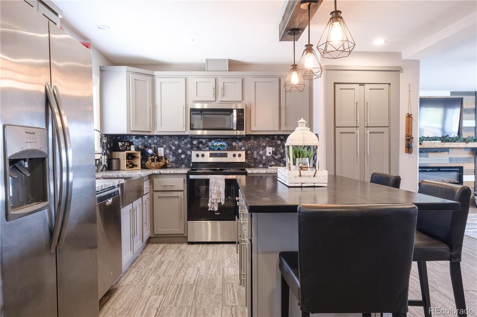 551 Summit Trail