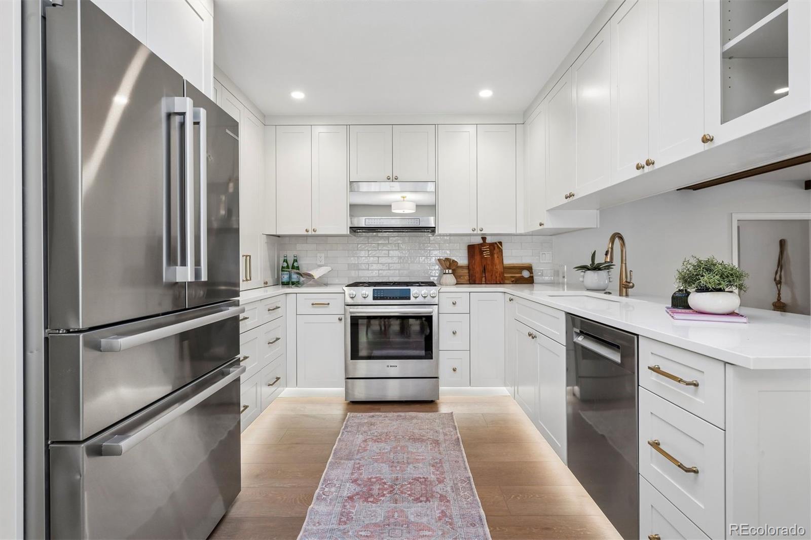 7121 E Hinsdale Place