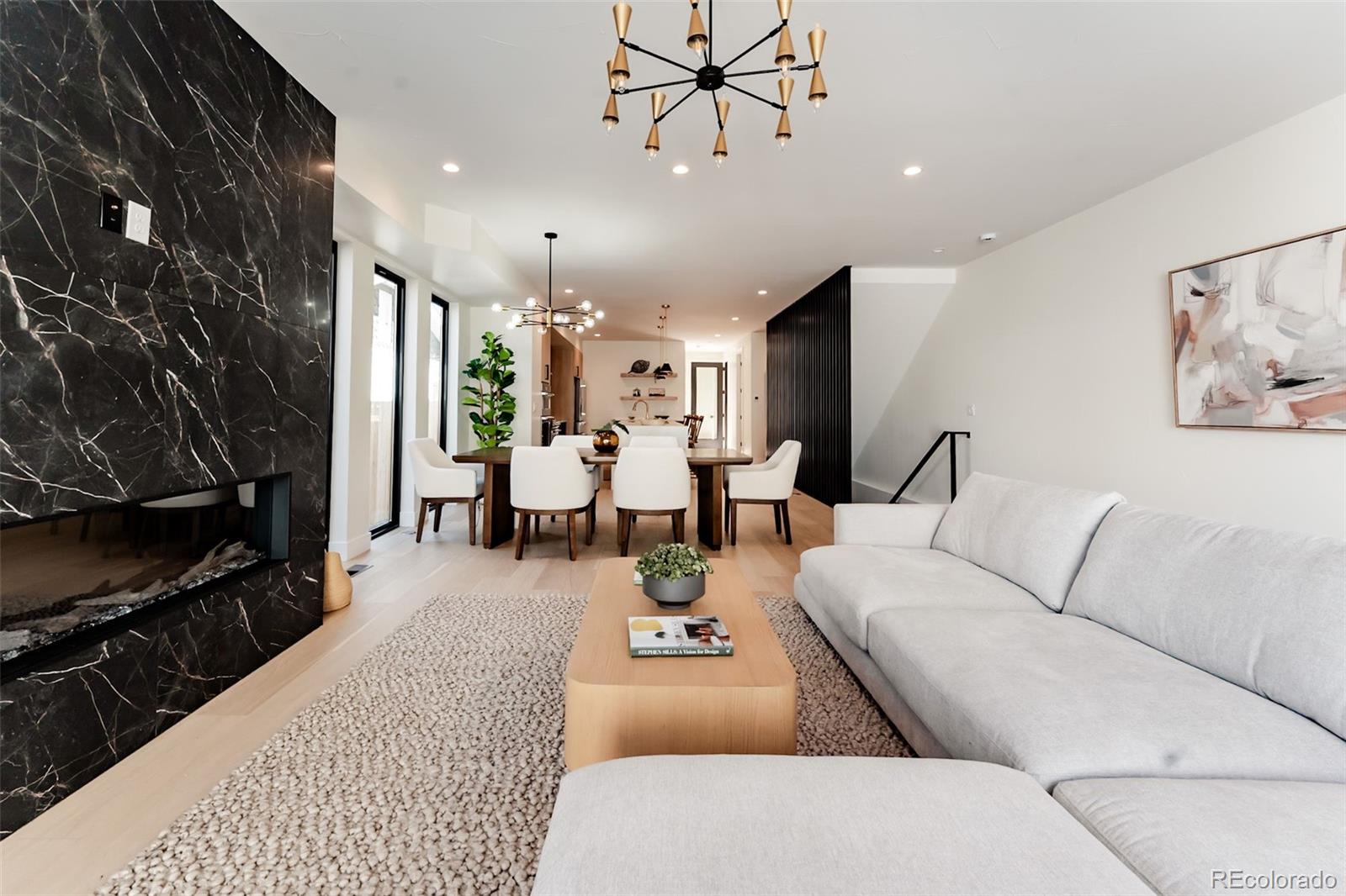 3047 S Cherokee Street