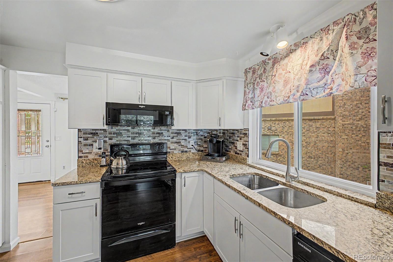 4245 W 110th Place