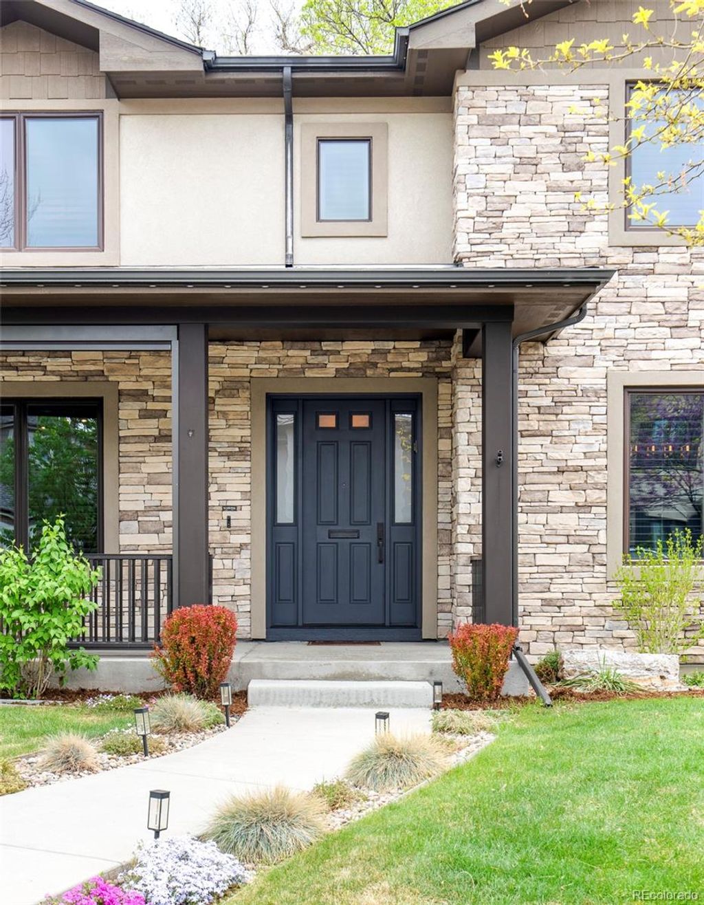 Photo of 136 Magnolia Street, Denver, CO 80220 (MLS # 9911469)